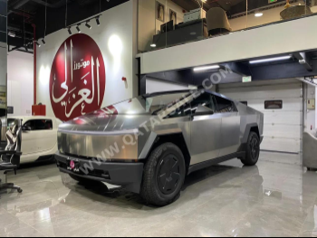 تسلا  سايبر تراك  فئة فاونديشن  2024  اوتوماتيك  1,700 كم  0 سلندر  دفع كلي مستمر  بيكب  فضي