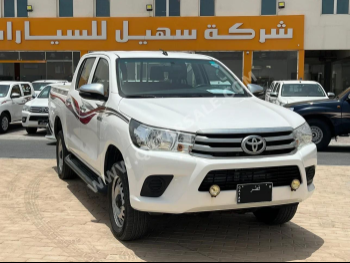 Toyota  Hilux  2020  Automatic  17,000 Km  4 Cylinder  Four Wheel Drive (4WD)  Pick Up  White