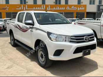Toyota  Hilux  2020  Automatic  40,000 Km  4 Cylinder  Four Wheel Drive (4WD)  Pick Up  White