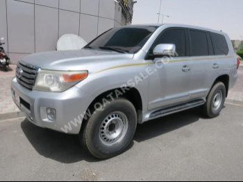 Toyota  Land Cruiser  VXR  2014  Automatic  340,000 Km  8 Cylinder  Four Wheel Drive (4WD)  SUV  Silver