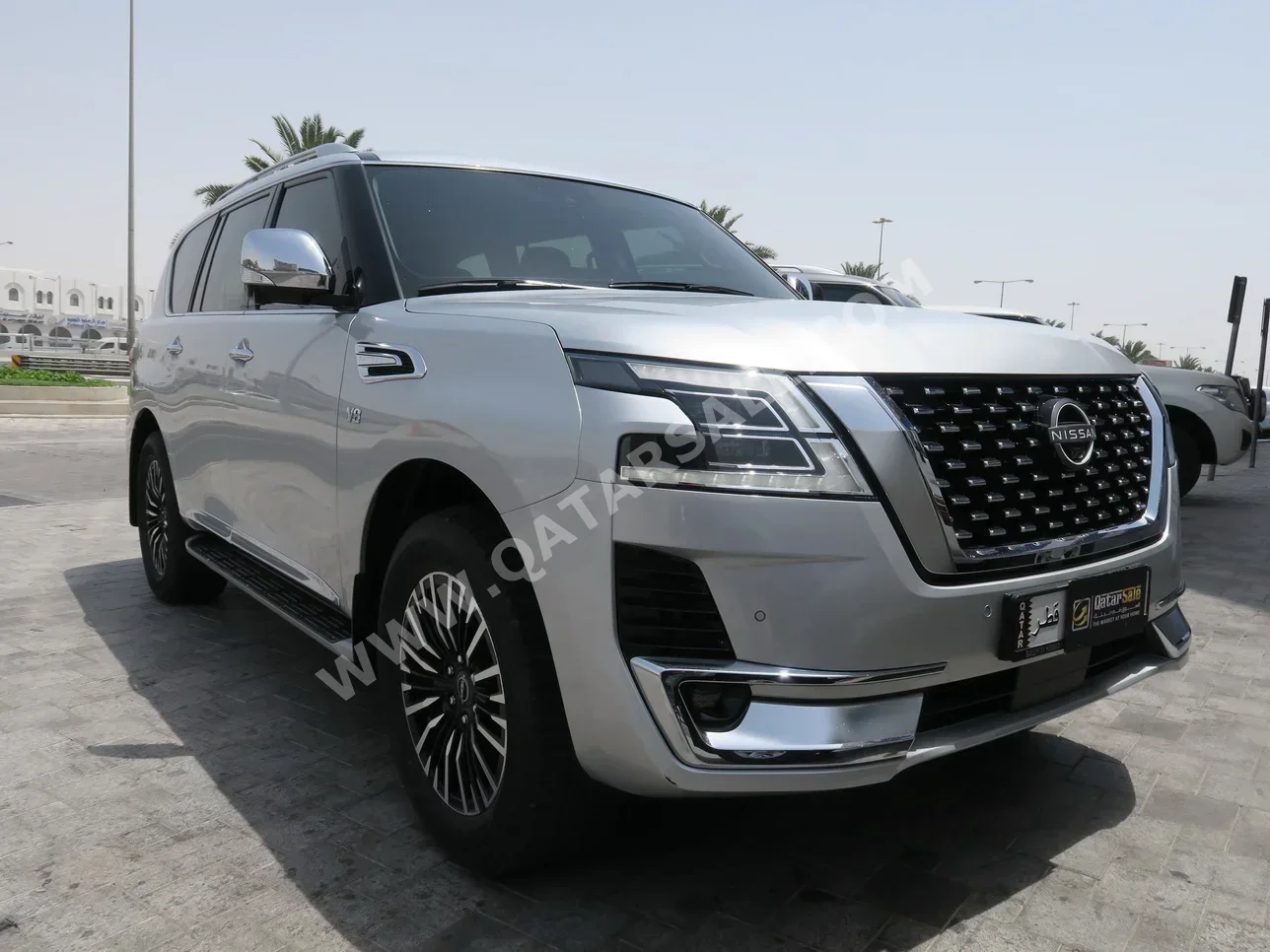 Nissan  Patrol  Platinum  2023  Automatic  13,000 Km  8 Cylinder  Four Wheel Drive (4WD)  SUV  Silver  With Warranty