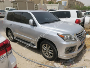Lexus  LX  570  2014  Automatic  280,000 Km  8 Cylinder  Four Wheel Drive (4WD)  SUV  Silver