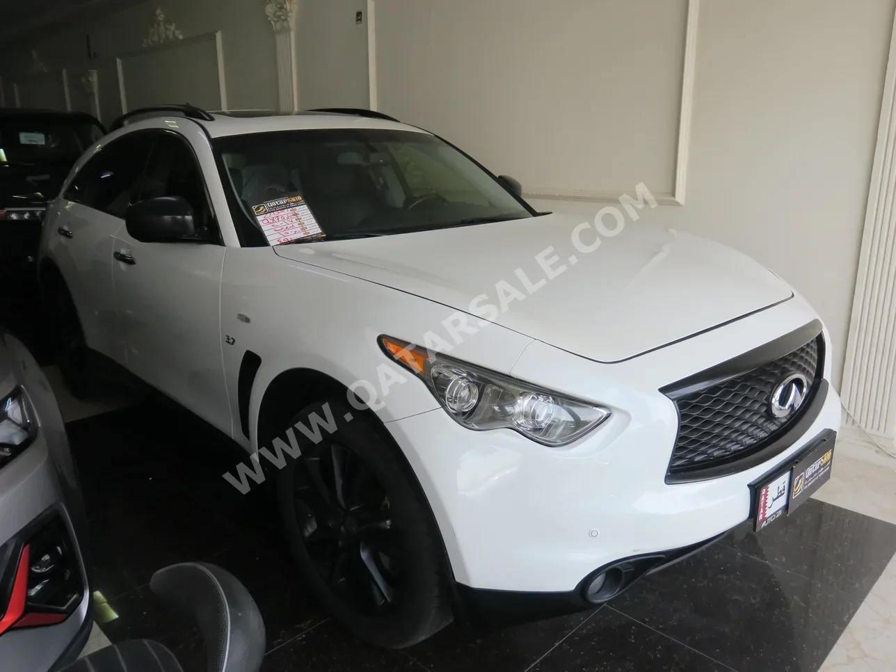 Infiniti  QX  70  2017  Automatic  150,000 Km  6 Cylinder  Four Wheel Drive (4WD)  SUV  White