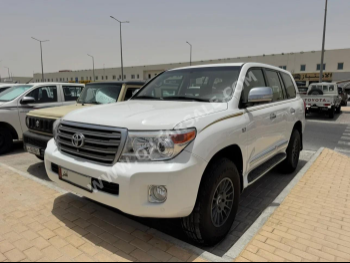 Toyota  Land Cruiser  VXR  2013  Automatic  513,000 Km  8 Cylinder  Four Wheel Drive (4WD)  SUV  White