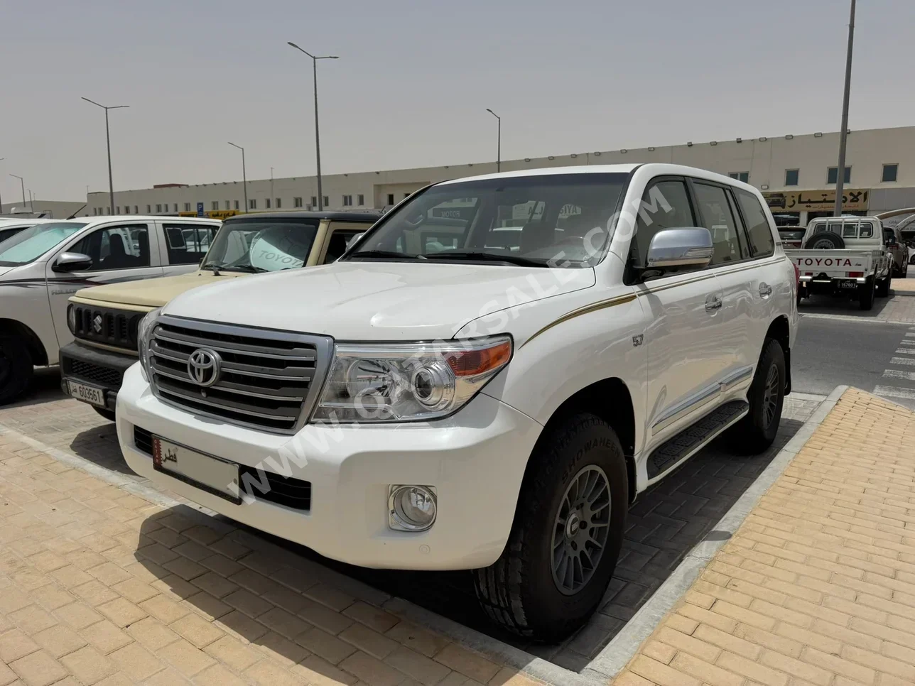 Toyota  Land Cruiser  VXR  2013  Automatic  513,000 Km  8 Cylinder  Four Wheel Drive (4WD)  SUV  White