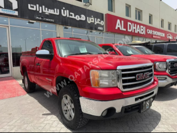 GMC  Sierra  SLE  2013  Automatic  226,000 Km  8 Cylinder  Four Wheel Drive (4WD)  Pick Up  Red