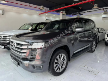 Toyota  Land Cruiser  GXR Twin Turbo  2024  Automatic  31,000 Km  6 Cylinder  Four Wheel Drive (4WD)  SUV  Dark Gray  With Warranty