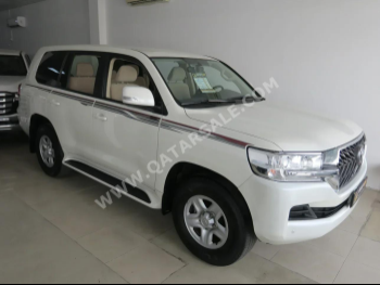 Toyota  Land Cruiser  GXR  2020  Automatic  137,000 Km  6 Cylinder  Four Wheel Drive (4WD)  SUV  White