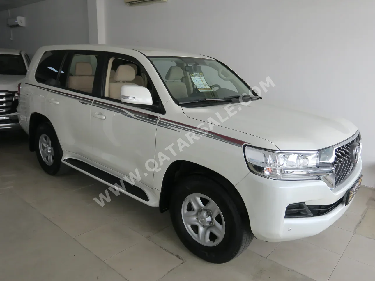 Toyota  Land Cruiser  GXR  2020  Automatic  137,000 Km  6 Cylinder  Four Wheel Drive (4WD)  SUV  White