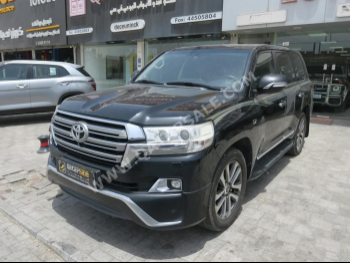 Toyota  Land Cruiser  VXS  2016  Automatic  280,000 Km  8 Cylinder  Four Wheel Drive (4WD)  SUV  Black