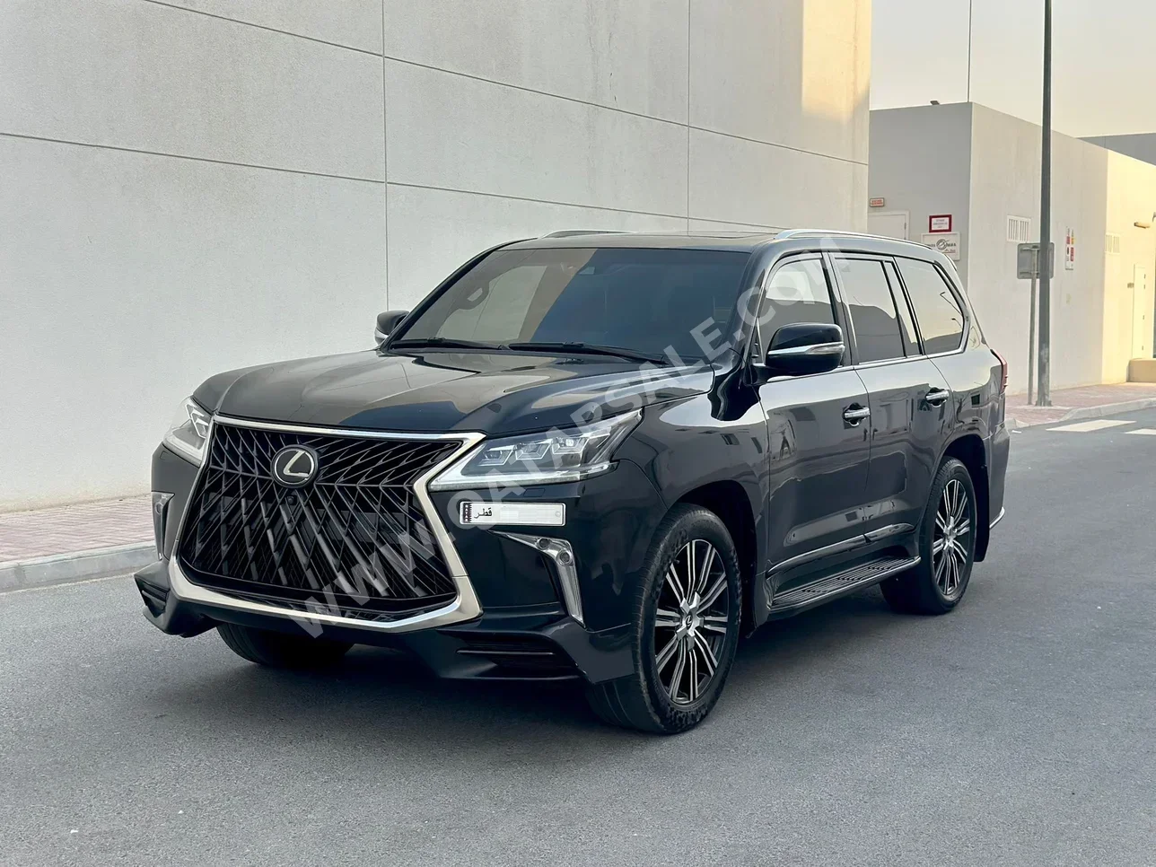 Lexus  LX  570 S  2018  Automatic  235,000 Km  8 Cylinder  Four Wheel Drive (4WD)  SUV  Black