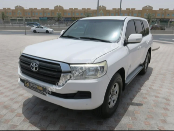 Toyota  Land Cruiser  GX  2017  Automatic  190,000 Km  6 Cylinder  Four Wheel Drive (4WD)  SUV  White