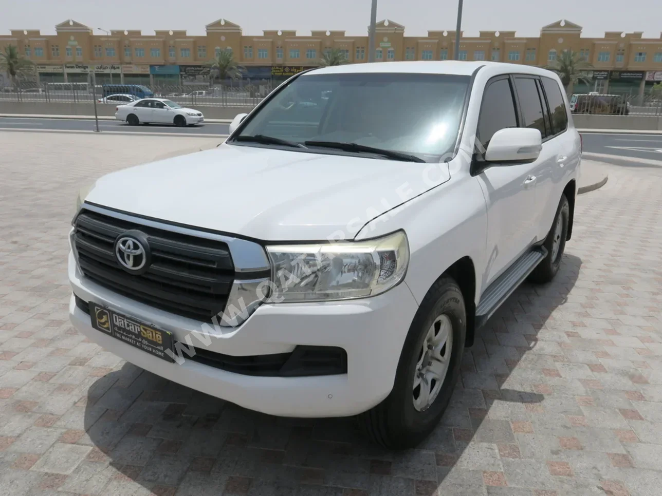 Toyota  Land Cruiser  GX  2017  Automatic  190,000 Km  6 Cylinder  Four Wheel Drive (4WD)  SUV  White