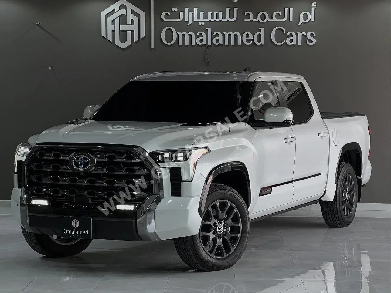 Toyota  Tundra  Platinum  2024  Automatic  10,100 Km  8 Cylinder  Four Wheel Drive (4WD)  Pick Up  White