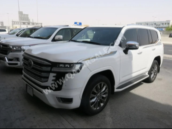 Toyota  Land Cruiser  VXR Twin Turbo  2022  Automatic  80,000 Km  6 Cylinder  Four Wheel Drive (4WD)  SUV  White  With Warranty