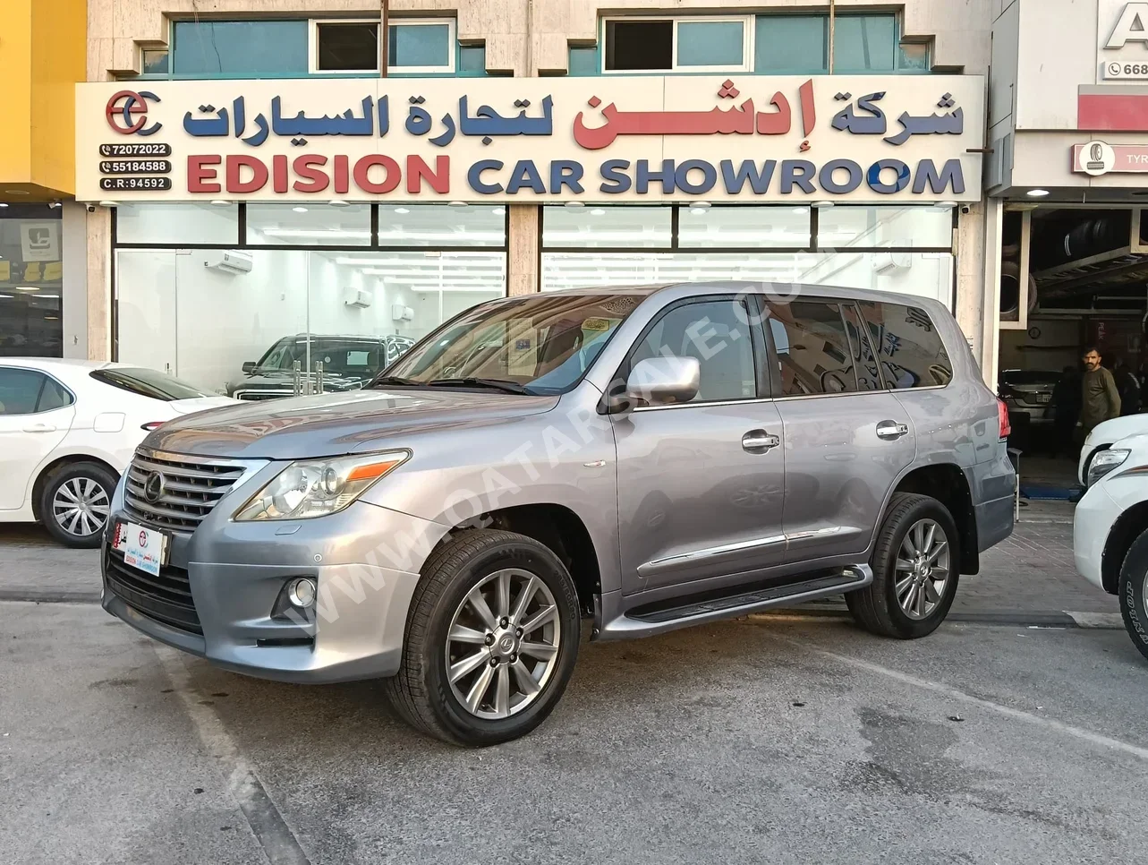 Lexus  LX  570  2010  Automatic  270,000 Km  8 Cylinder  Four Wheel Drive (4WD)  SUV  Gray