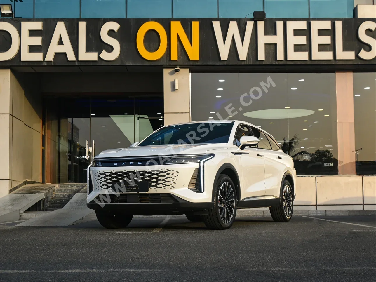 Exeed  RX  400T FlagShip  2024  Automatic  9,000 Km  4 Cylinder  All Wheel Drive (AWD)  SUV  White  With Warranty