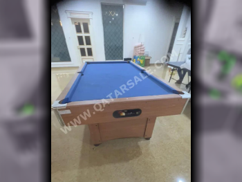أزرق وبيج  طاولة بلياردو