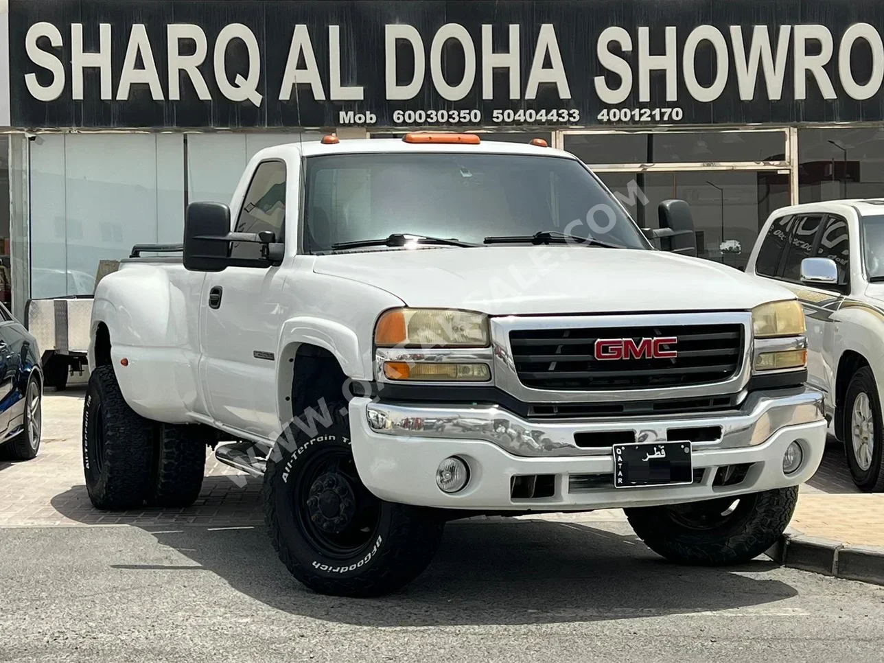 GMC  Sierra  3500  2006  Automatic  177,000 Km  8 Cylinder  Four Wheel Drive (4WD)  Pick Up  White
