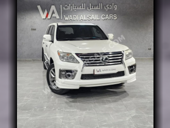 Lexus  LX  570 S  2012  Automatic  417,000 Km  8 Cylinder  Four Wheel Drive (4WD)  SUV  White