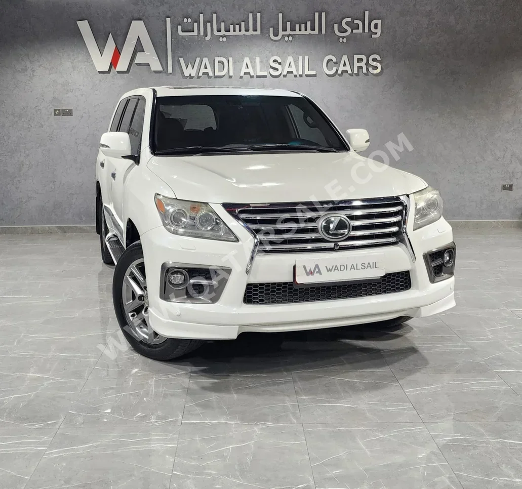 Lexus  LX  570 S  2012  Automatic  417,000 Km  8 Cylinder  Four Wheel Drive (4WD)  SUV  White