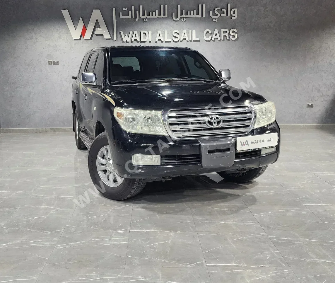 Toyota  Land Cruiser  GXR  2010  Automatic  298,000 Km  8 Cylinder  Four Wheel Drive (4WD)  SUV  Black
