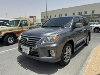 Lexus  LX  570  2013  Automatic  213,000 Km  8 Cylinder  Four Wheel Drive (4WD)  SUV  Gray