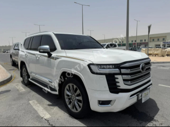 Toyota  Land Cruiser  VXR Twin Turbo  2024  Automatic  69,000 Km  6 Cylinder  Four Wheel Drive (4WD)  SUV  White  With Warranty