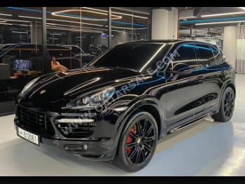 Porsche  Cayenne  Turbo S  2014  Automatic  135,000 Km  8 Cylinder  Four Wheel Drive (4WD)  SUV  Black