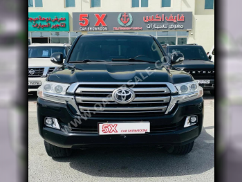 Toyota  Land Cruiser  GXR  2018  Automatic  172,000 Km  6 Cylinder  Four Wheel Drive (4WD)  SUV  Black