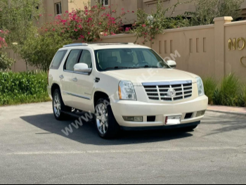 Cadillac  Escalade  ESV  2009  Automatic  85,000 Km  8 Cylinder  Four Wheel Drive (4WD)  SUV  White
