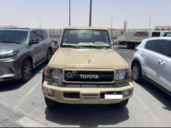 Toyota  Land Cruiser  LX  2023  Manual  31,000 Km  6 Cylinder  Four Wheel Drive (4WD)  Pick Up  Beige