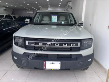 Jetour  T1  Luxury  2025  Automatic  200 Km  4 Cylinder  Four Wheel Drive (4WD)  SUV  Silver  With Warranty