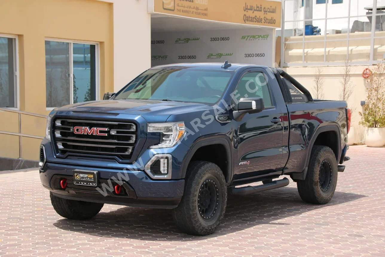GMC  Sierra  AT4  2019  Automatic  101,800 Km  8 Cylinder  Four Wheel Drive (4WD)  Pick Up  Blue