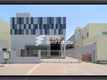 Warehouses & Stores - Al Wakrah  - Wadi Aba Seleel  -Area Size: 1000 Square Meter