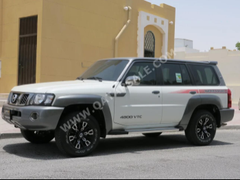 نيسان  باترول  سوبر سفاري  2024  اوتوماتيك  500 كم  6 سلندر  دفع رباعي  اس يو في  أبيض  تحت الضمان