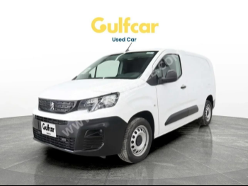 Peugeot  Partner  2023  Automatic  42,652 Km  4 Cylinder  Front Wheel Drive (FWD)  Van / Bus  White  With Warranty
