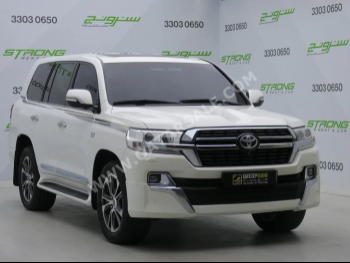 Toyota  Land Cruiser  VXR  2017  Automatic  224,000 Km  8 Cylinder  Four Wheel Drive (4WD)  SUV  White