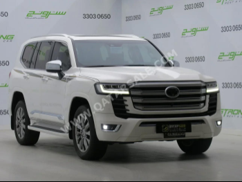 Toyota  Land Cruiser  VXR Twin Turbo  2024  Automatic  33,000 Km  6 Cylinder  Four Wheel Drive (4WD)  SUV  White  With Warranty