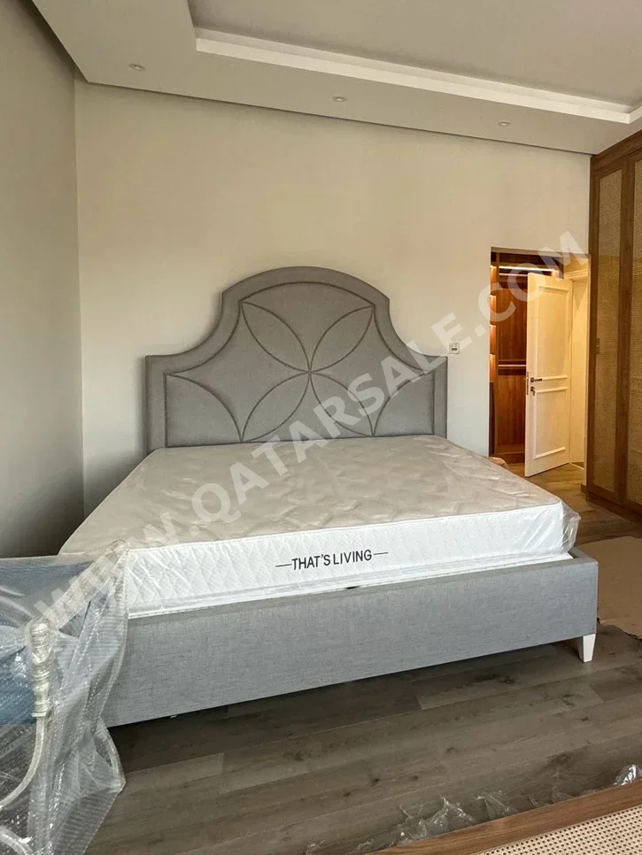 Beds - King  - Gray  - Mattress Included