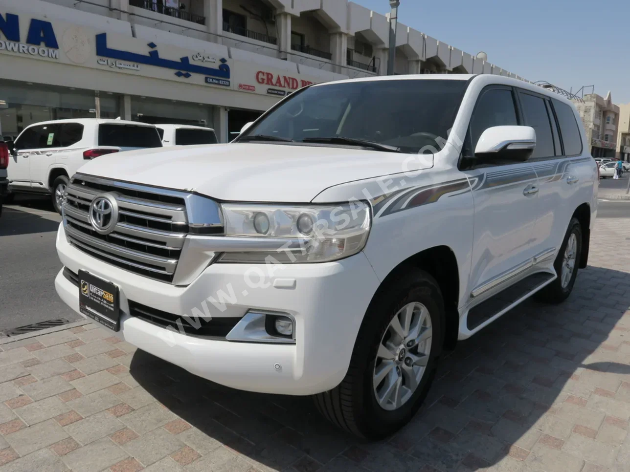 Toyota  Land Cruiser  GXR  2017  Automatic  179,000 Km  8 Cylinder  Four Wheel Drive (4WD)  SUV  White