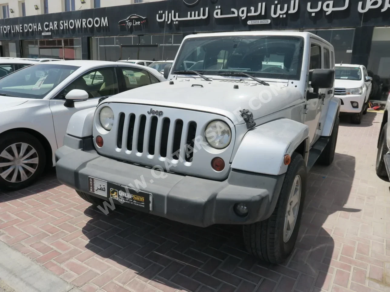 جييب  رانجلار  صحارى  2012  اوتوماتيك  287,000 كم  6 سلندر  دفع رباعي  اس يو في  أبيض