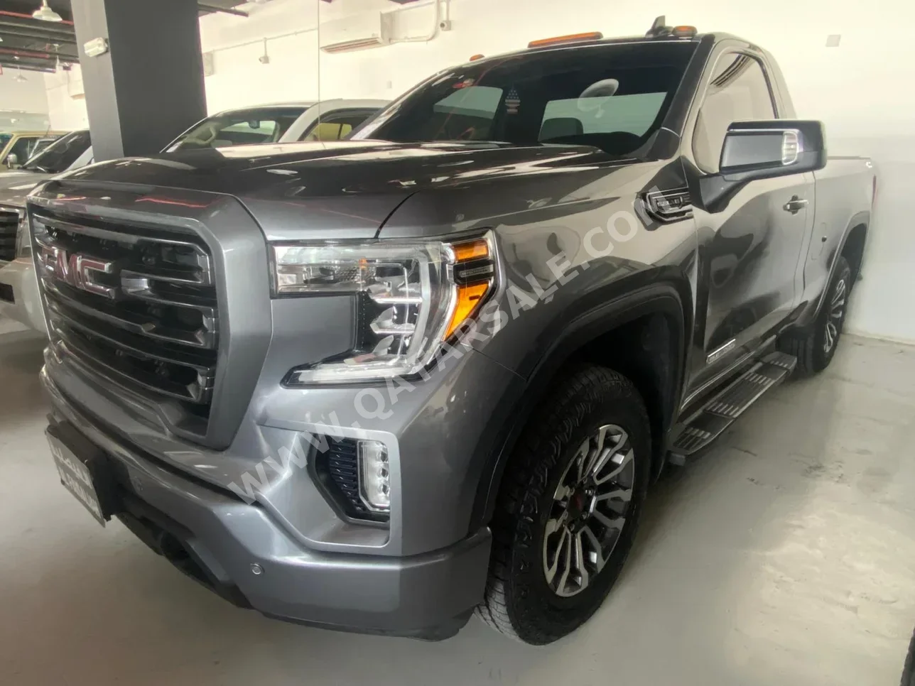 GMC  Sierra  Elevation  2020  Automatic  62,000 Km  8 Cylinder  Four Wheel Drive (4WD)  Pick Up  Gray
