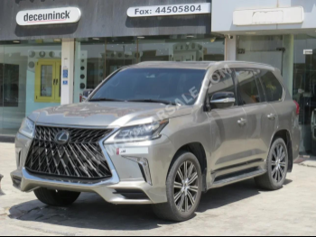 Lexus  LX  570 S  2018  Automatic  225,000 Km  8 Cylinder  Four Wheel Drive (4WD)  SUV  Sonic Titanium