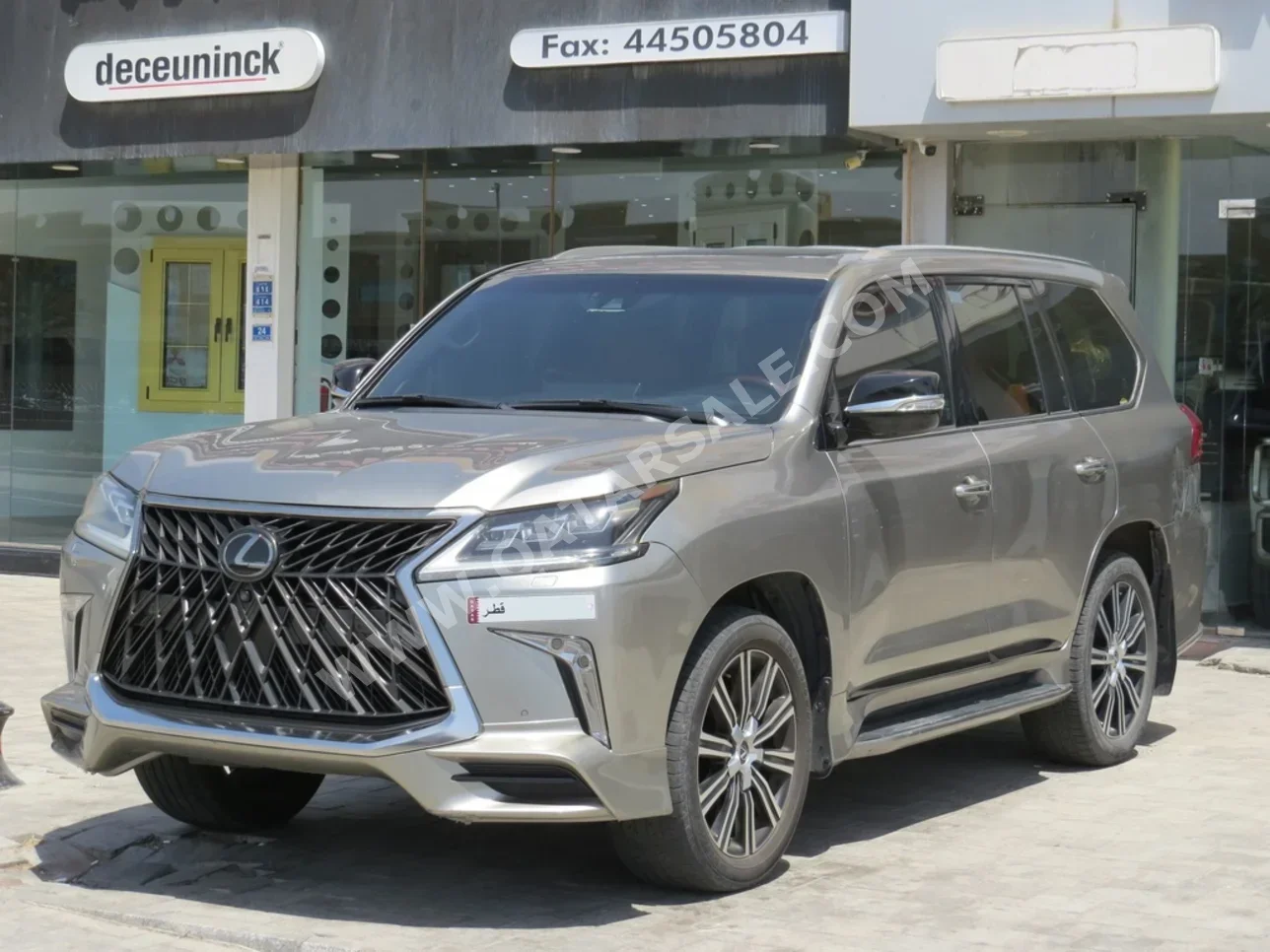 Lexus  LX  570 S  2018  Automatic  225,000 Km  8 Cylinder  Four Wheel Drive (4WD)  SUV  Sonic Titanium