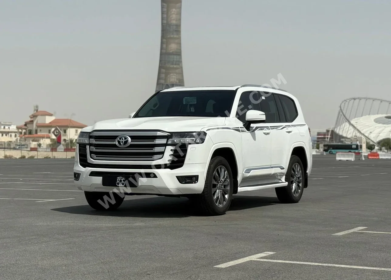 Toyota  Land Cruiser  GXR  2024  Automatic  33,000 Km  6 Cylinder  Four Wheel Drive (4WD)  SUV  White  With Warranty