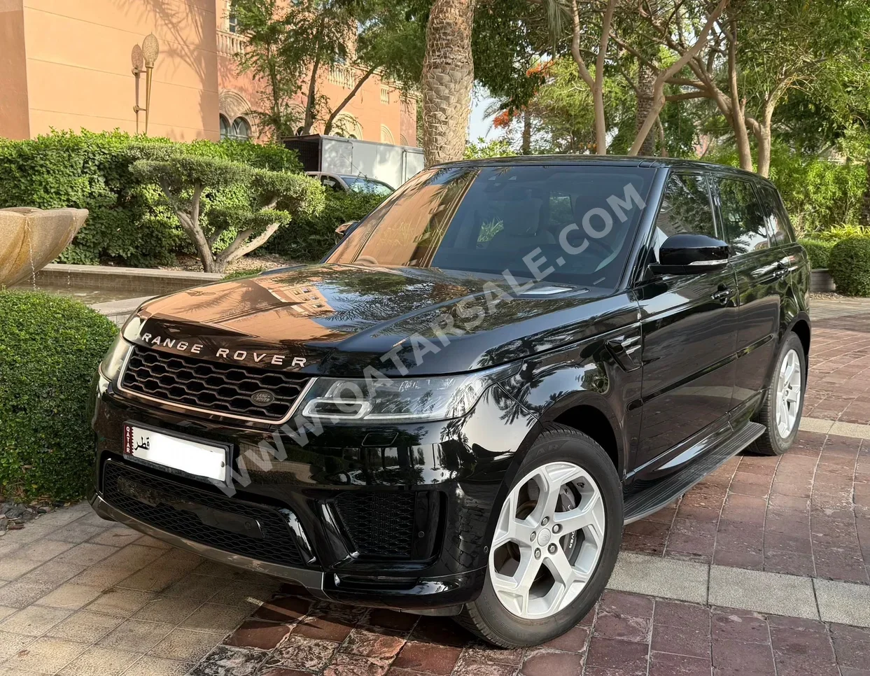 Land Rover  Range Rover  Sport  2018  Automatic  78,000 Km  6 Cylinder  Four Wheel Drive (4WD)  SUV  Black