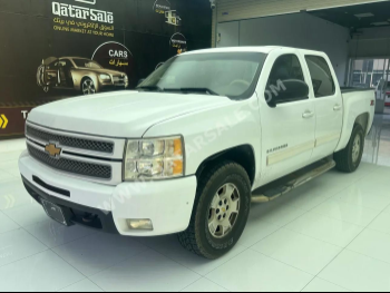 Chevrolet  Silverado  LT  2013  Automatic  380,000 Km  8 Cylinder  Four Wheel Drive (4WD)  Pick Up  White