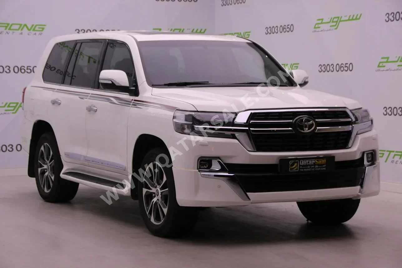 Toyota Land Cruiser GXR- Grand Touring 2020 Automatic 120,000 Km 8 Cylinder Four Wheel Drive (4WD) SUV White