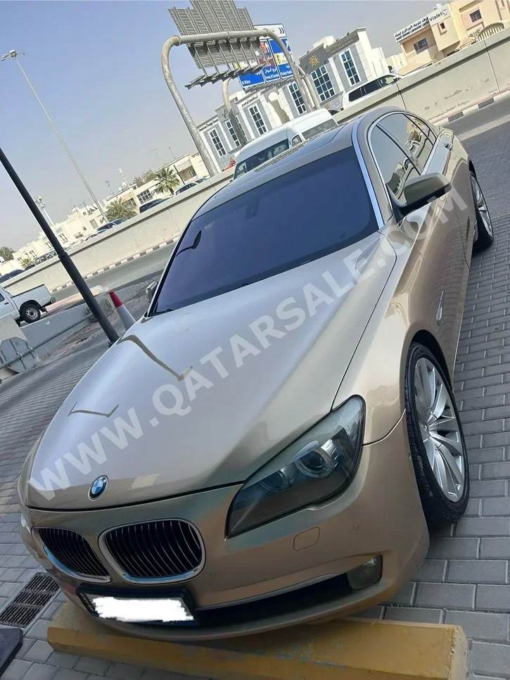 بي ام دبليو  الفئة - السابعة  740 Li  2011  اوتوماتيك  131,800 كم  6 سلندر  دفع خلفي  سيدان  ذهبي